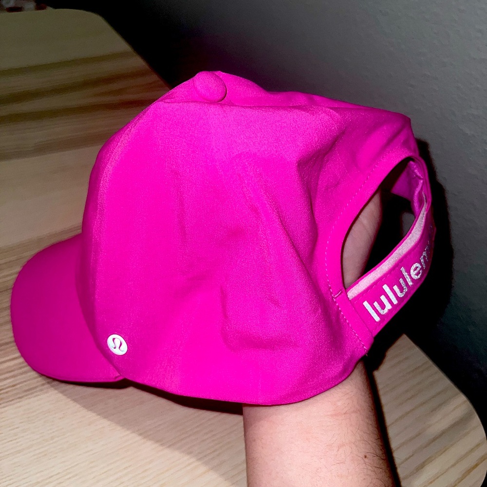 Lululemon athletica lightweight running hat